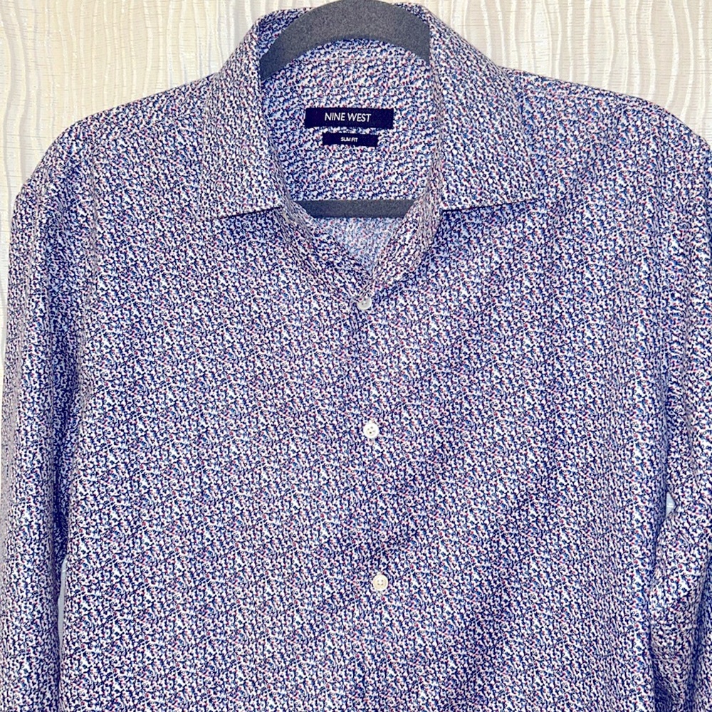 NEW (with tags) Nine West casual/dress shirt. Size: M Slim Fit.